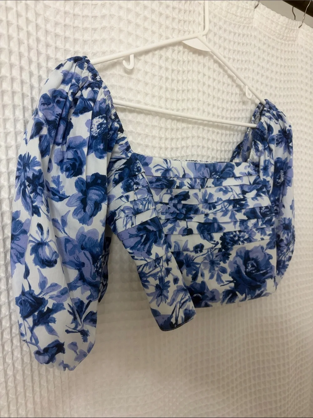 Abercrombie & Fitch Emerson Blue White Floral Crop Smocked Puff Sleeve Top Small